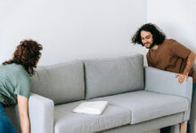 Embalagem de leite velha: o truque inesperado que facilita mover móveis pesados