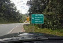 Erro de grafia em placa de rodovia em Santa Catarina vira alvo de atenção