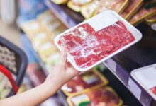 Especialistas alertam que cor da carne em bandejas pode sinalizar perda de qualidade antes do prazo