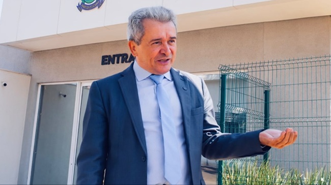 Ezizio Barbosa critica Professor Alcides e questiona cumprimento de promessas políticas
