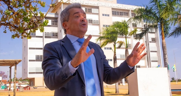 Ezizio Barbosa questiona atuação de Professor Alcides e desafia a apresentar projetos