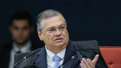 Flávio Dino anula decisão de Mendonça e mantém comando da Polícia Federal
