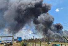 Fogo em recicladora do Daia mobiliza bombeiros e gera nuvem de fumaça em Anápolis