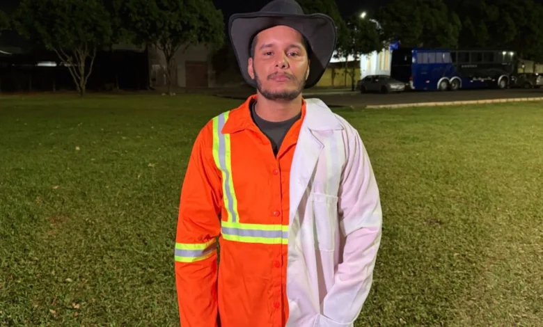 Formado em enfermagem, gari da Comurg celebra graduação com fotos usando uniforme de trabalho