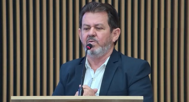 Gleison Flávio deixa liderança do prefeito na Câmara de Aparecida de Goiânia