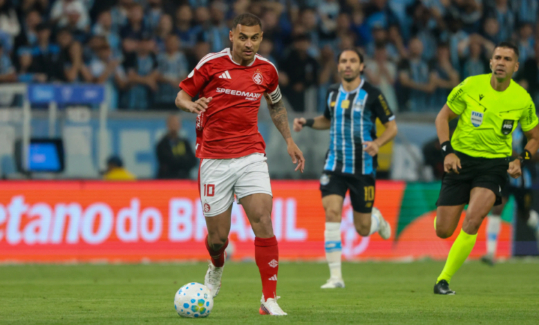 Grêmio domina clássico, elimina Internacional e avança às semifinais da Copa do Brasil