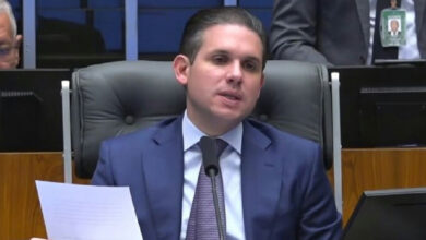 Hugo Motta defende fim da taxa das blusinhas como medida de proteção à renda familiar