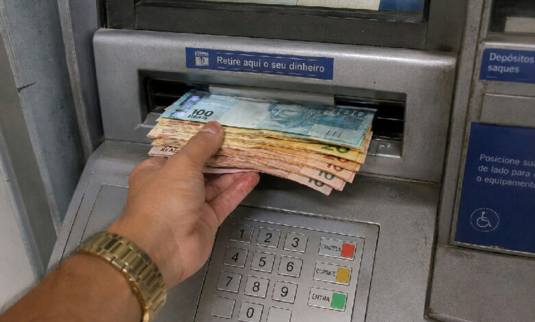 Investimentos: o capital necessário para uma renda mensal de R$ 2 mil em poupança, CDB e Tesouro