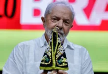 Janja compartilha foto de Lula com Nossa Senhora Aparecida para afastar boatos religiosos