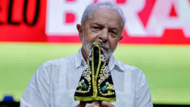 Janja compartilha foto de Lula com Nossa Senhora Aparecida para afastar boatos religiosos