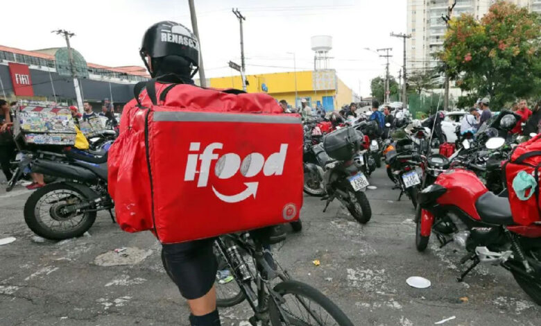 Justiça nega indenização a cliente que cancelou pedido do iFood após duas horas de espera