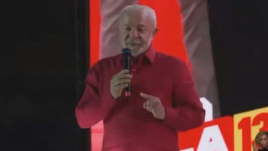 Lula critica postura de opositores em relação aos Estados Unidos durante comício