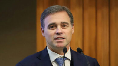 Ministro André Mendonça deixa sociedade de instituto educacional após questionamentos