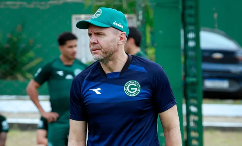 Mozart mantém confiança no acesso do Goiás e projeta virada no clássico contra o Vila Nova