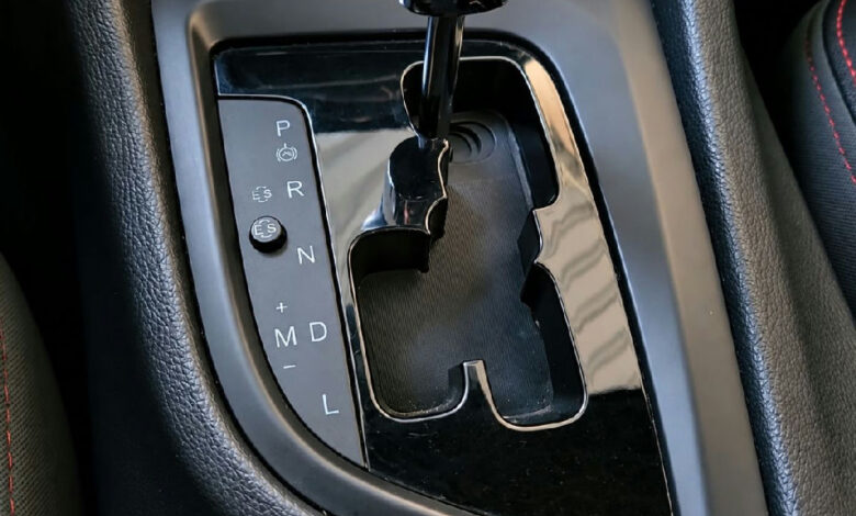 O que significa a letra D no câmbio do carro e por que ela pode confundir motoristas