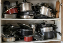 Organização da cozinha: como suportes verticais transformam o espaço e o dia a dia