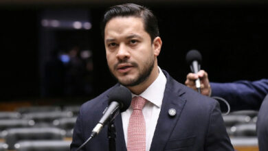 PF deflagra Operação Dinastia do Lago e investiga deputado Adail Filho por supostas fraudes em Coari