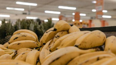 Por que a banana acelera o amadurecimento de outras frutas na sua fruteira