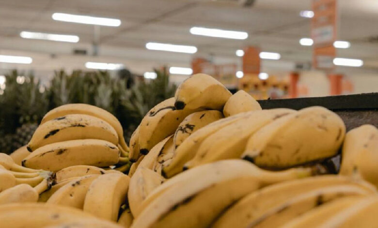 Por que a banana acelera o amadurecimento de outras frutas na sua fruteira