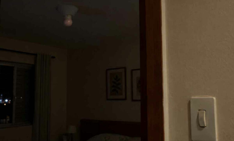 Por que lâmpadas de LED brilham mesmo após serem desligadas