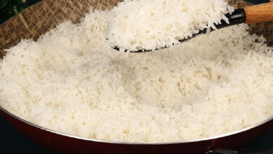 Por que você deve parar de mexer o arroz durante o cozimento