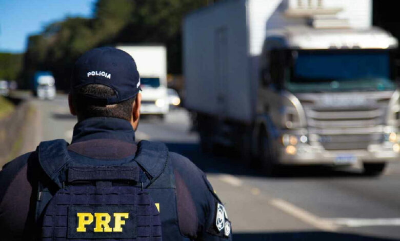 PRF solicita novo concurso público com 533 vagas e salários de até R$ 23 mil
