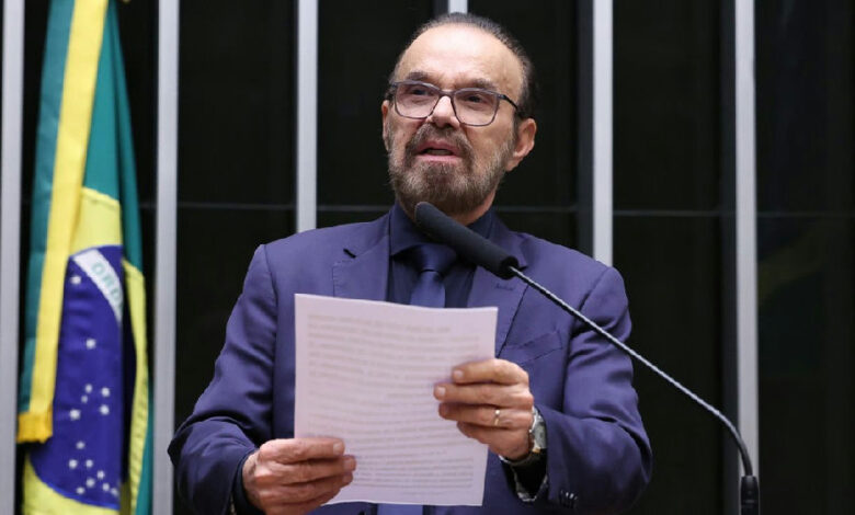 Projeto na Câmara quer criminalizar corrupção no setor privado com pena de até seis anos