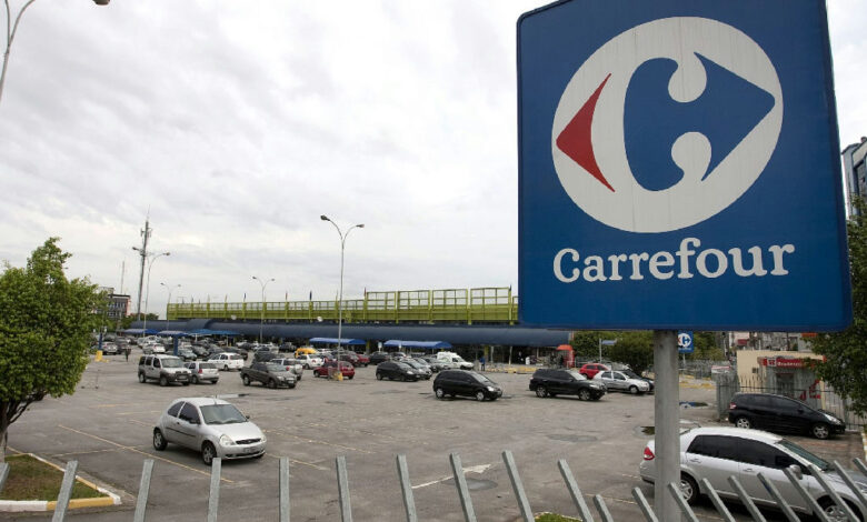 Salários de repositores em 2026: como Carrefour, Assaí e Atacadão remuneram, segundo dados de mercado