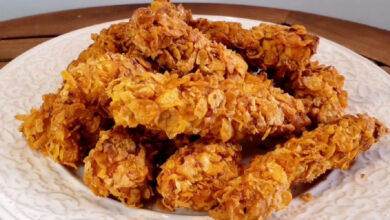 Segredo da crocância: cereal de milho transforma frango empanado e elimina sabor de óleo