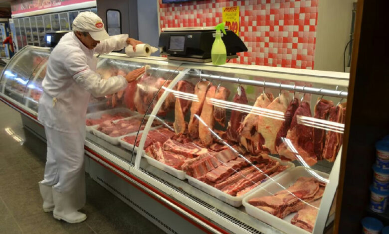 Segredos do açougue: por que peito e fraldinha superam cortes tradicionais na carne moída