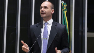 Supremo condena Eduardo Bolsonaro a um ano de detenção por difamar Tabata Amaral