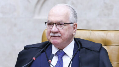 Supremo Tribunal Federal adia debate crucial sobre o caso Master e investigações internas