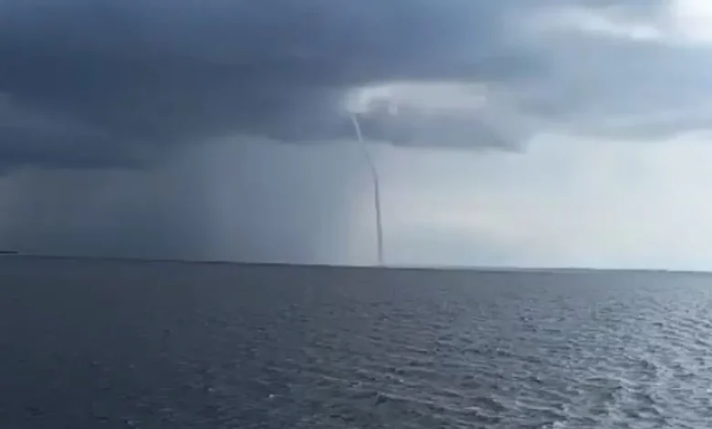 Tromba d’água impressiona moradores em Coari e viraliza nas redes sociais