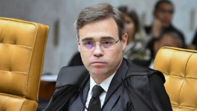 TSE ordena remoção preventiva de posts falsos sobre Flávio Bolsonaro e Padroeira do Brasil