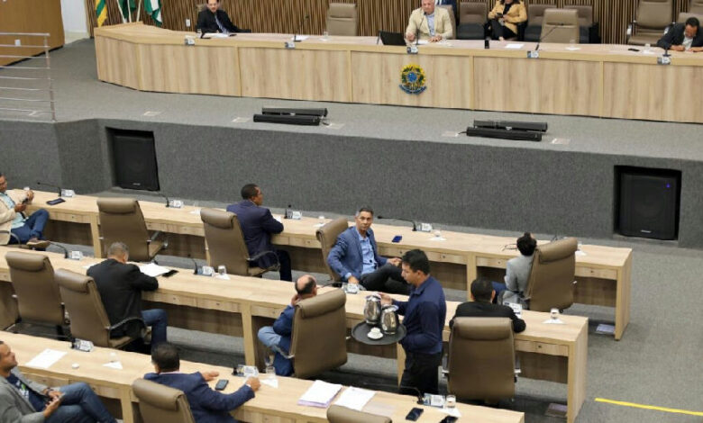 Vereadores de Aparecida confirmam vetos do Executivo e validam LDO para 2027