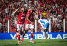 Vila Nova consolida liderança na Série B após vitória crucial sobre o Londrina no OBA