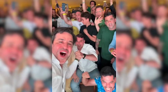 A comemoração efêmera de Flávio Bolsonaro durante apuração que viralizou