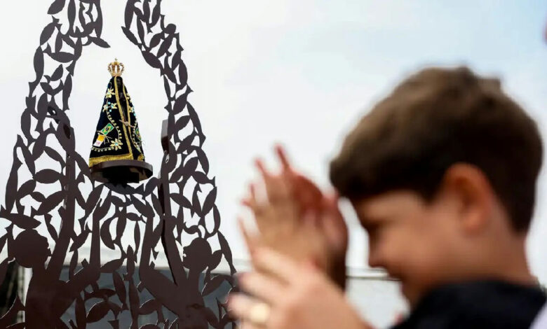 A história de Nossa Senhora Aparecida: de achado no rio a padroeira do Brasil e feriado nacional