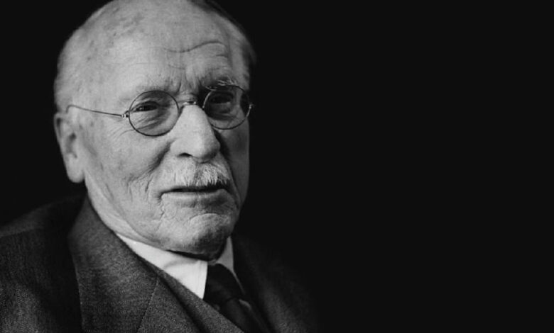 A lição de Carl Jung sobre como o comportamento alheio revela nossa própria identidade