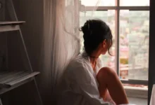 A psicologia por trás do isolamento necessário após um dia de conversas