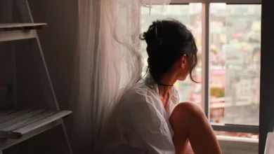 A psicologia por trás do isolamento necessário após um dia de conversas