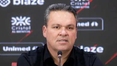 Adson prega cautela ao Atlético na reta final da Série B após entrada no G-6