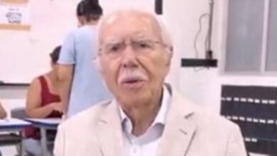 Após alta médica, José Sarney vota aos 96 anos em São Luís e exalta democracia