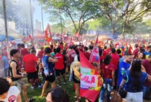 Ato na Praça Tamandaré reúne eleitores de Lula em Goiânia