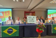 Ato político em Goiânia reúne aliados e marca críticas a adversários