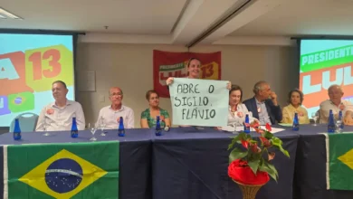 Ato político em Goiânia reúne aliados e marca críticas a adversários