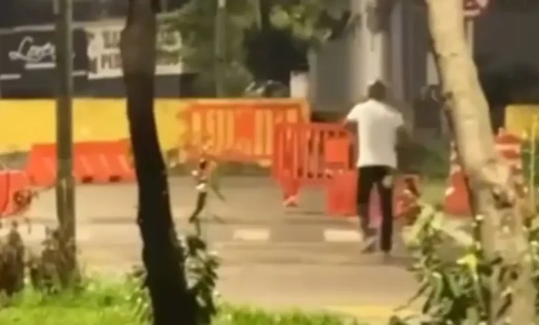 Cabo eleitoral é flagrado descartando santinhos em frente a CMEI em Goiânia, reacendendo debate sobre regras de campanha