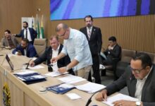 Câmara de Aparecida aprova dez projetos em sessão marcada por debates e impasses