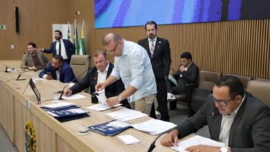 Câmara de Aparecida aprova dez projetos em sessão marcada por debates e impasses