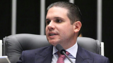 Câmara pauta aumento do teto do MEI e perdão de R$ 12,9 bilhões após articulação de Hugo Motta